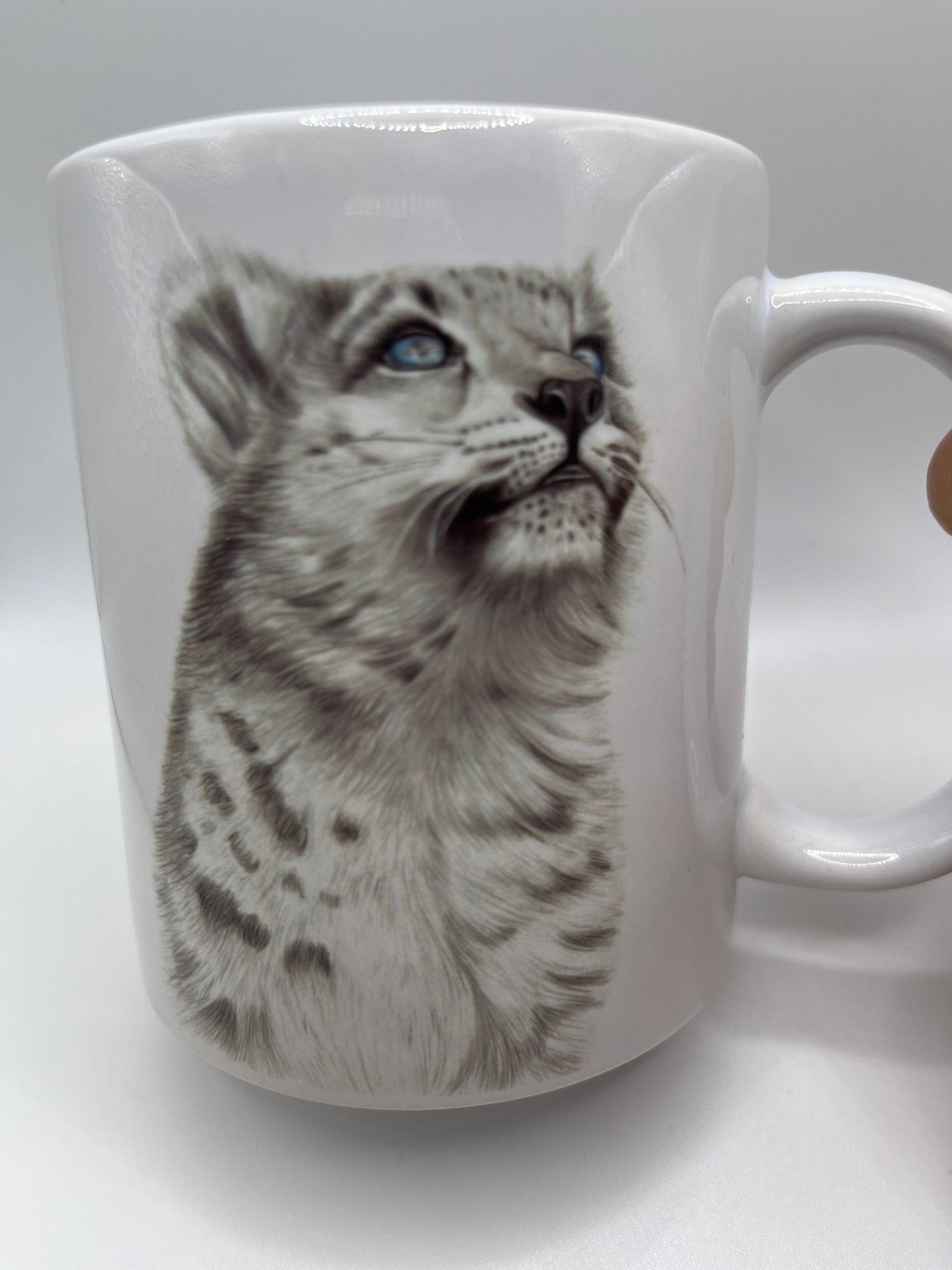 Beautiful Snow Leopard designed gift mug perfect for any occasion -
